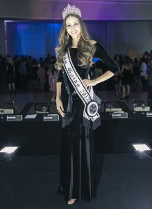 A estudante de Direito Jeovanca Nascimento, de 26 anos, foi eleita a vencedora do concurso Miss Goiás Be Emotion 2017 (4)