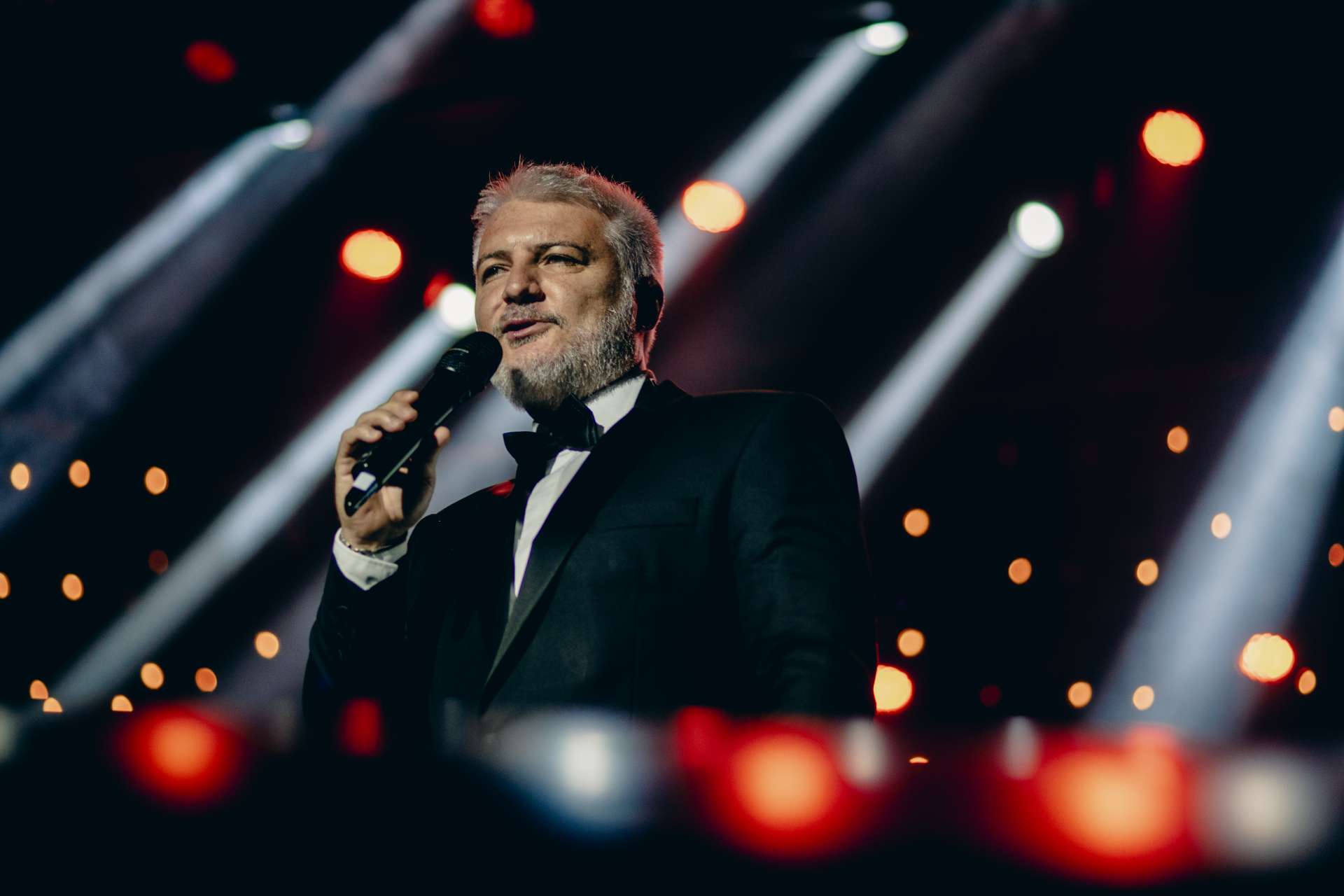 Após sessões esgotadas, Fred Mayrink retorna ao palco do Teatro Goiânia com o tributo “Sinatra For You”
