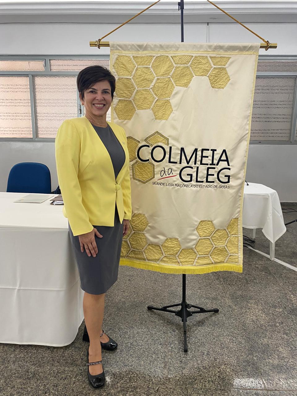 Colmeia da GLEG reúne cunhadas e entrega 1.400 fardos de água a projetos sociais