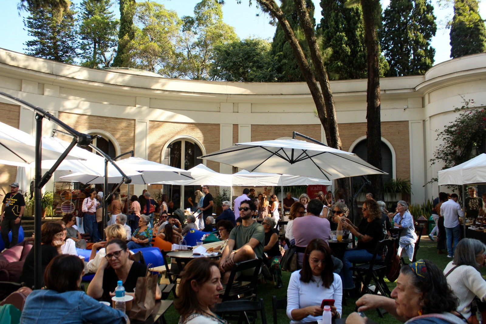 Bazar da Cidade celebra 10 anos com edição especial na Casa Museu Ema Klabin